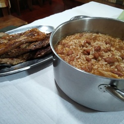 Arroz de feijão com tiras e abas